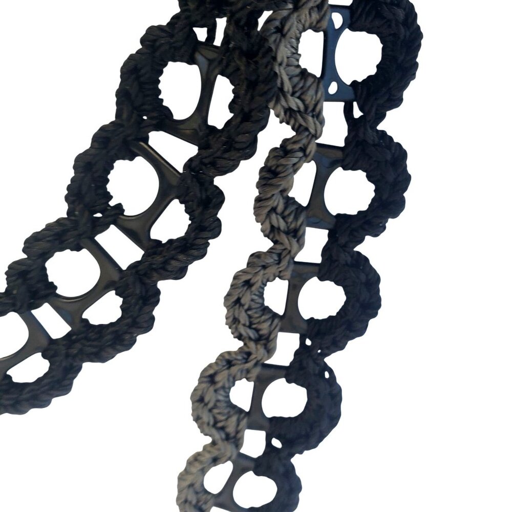 Crocheted Beaded Crossbody Purse Soda Can Beer Tab Strap Black White Blue - Picture 7 of 10